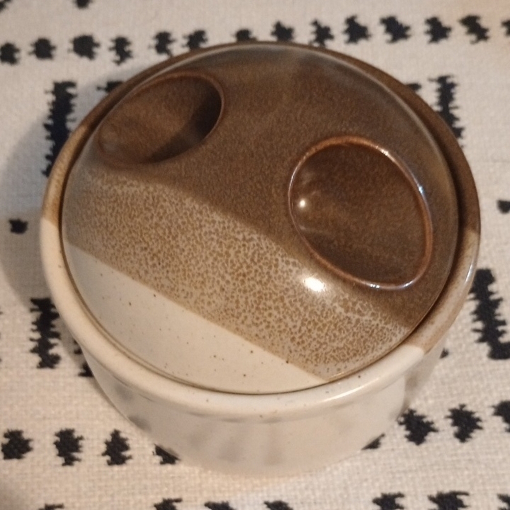 Mikasa Tan and Cream Ceramic Dish